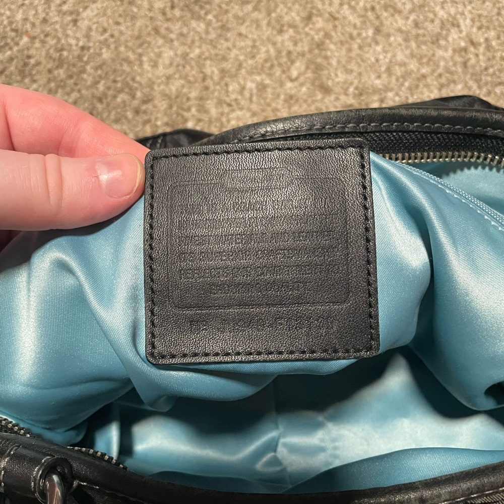 Coach Leah Shoulder Bag - Picture 4 of 5